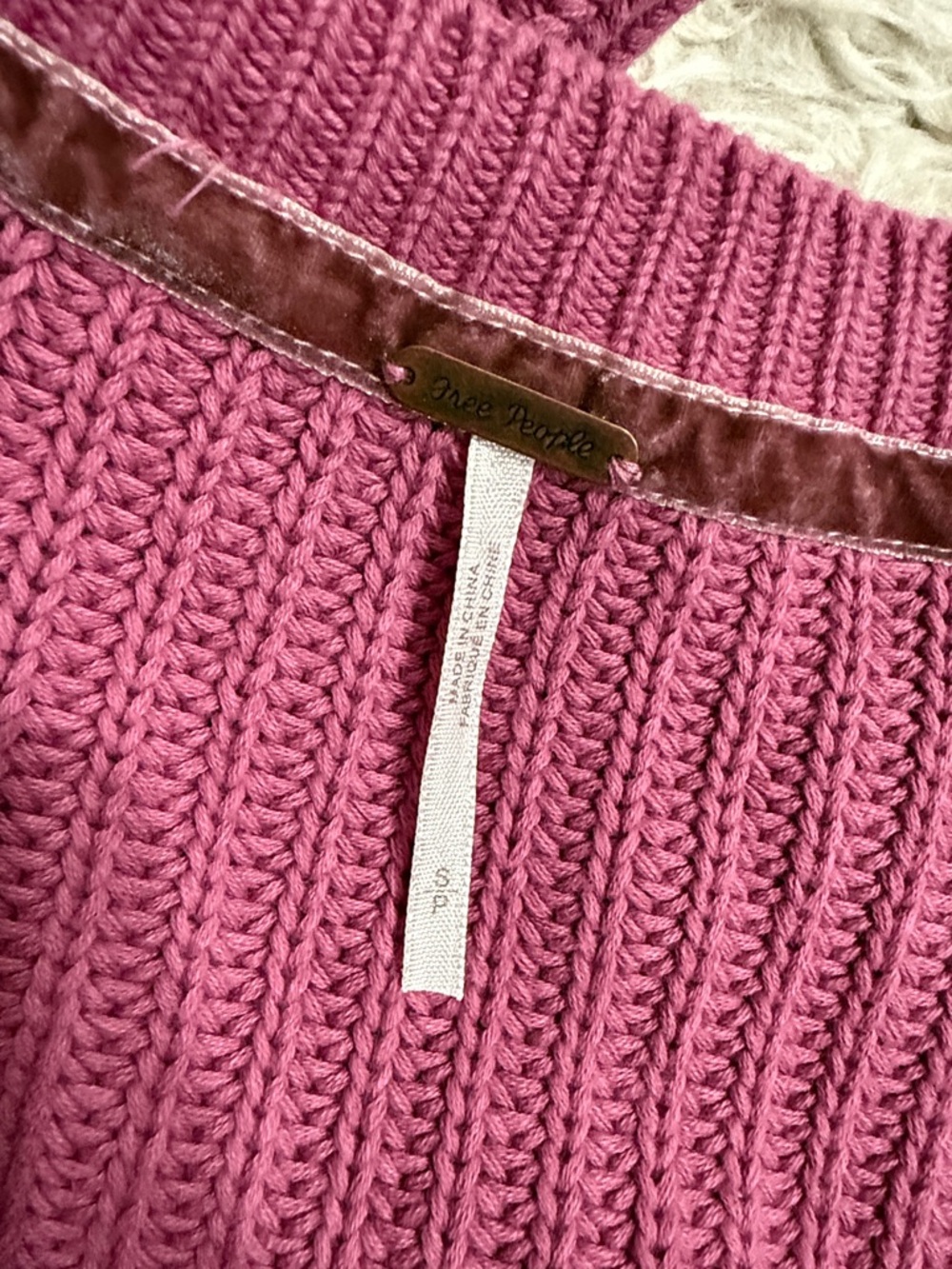 Free People Damsel Bell Sleeve Rib Knit Boxy Crop Rose Sweater Size
Small - Picture 5 of 6